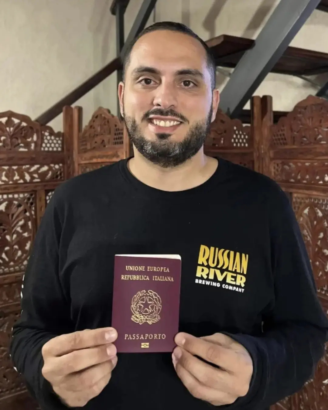 Cliente de Speranza con el pasaporte italiano